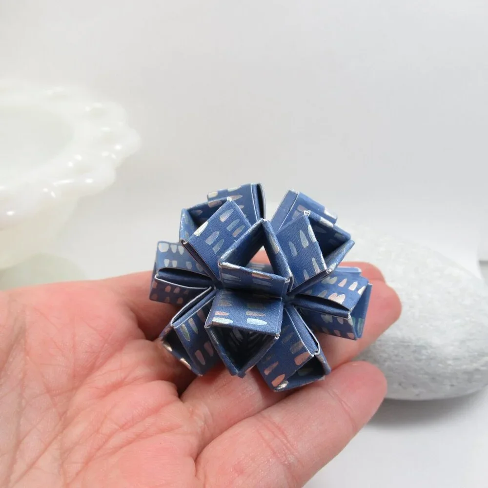 Geometric Origami Brooch - Picture 4 of 10